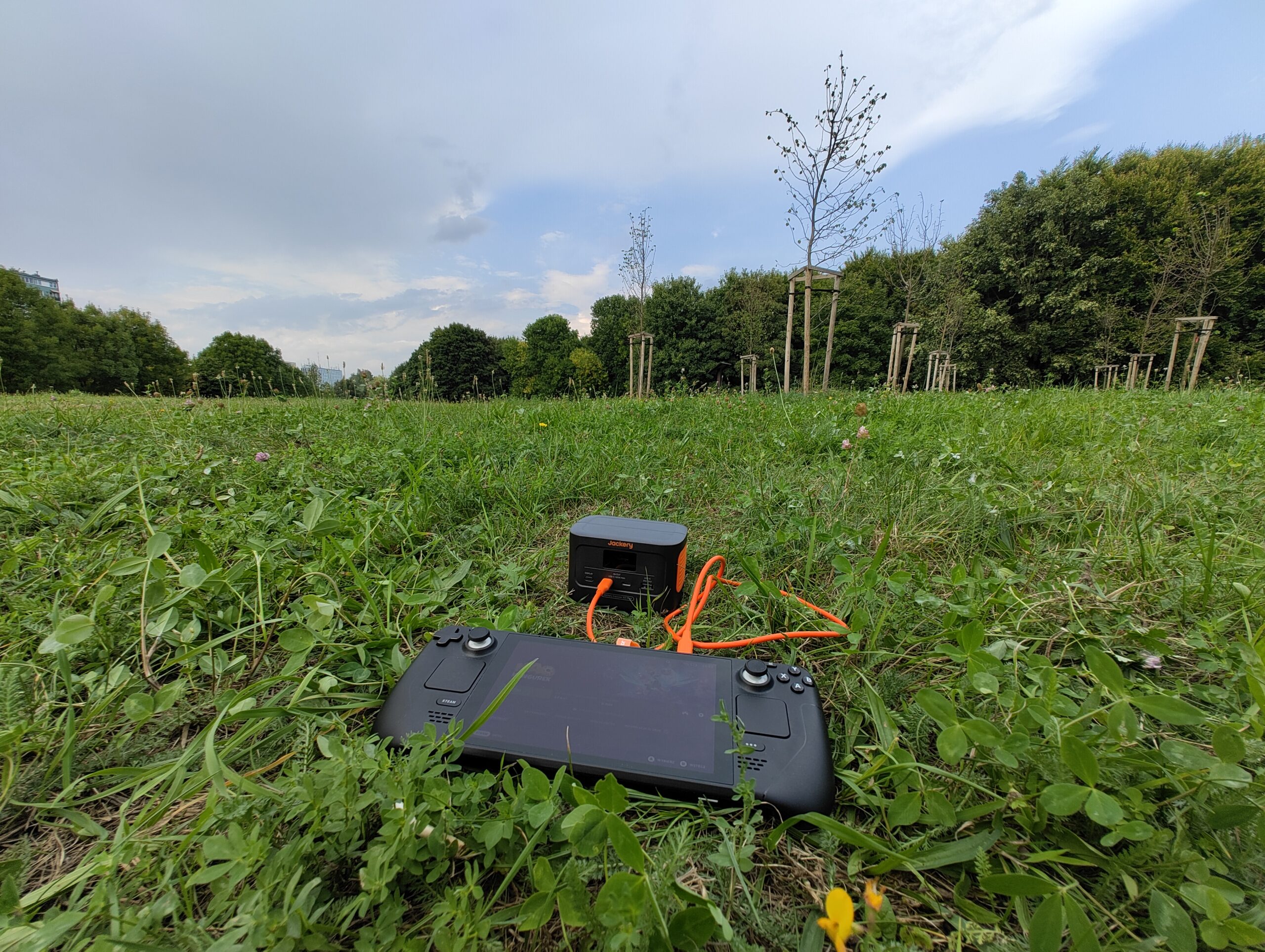 Jackery Explorer 100 Plus